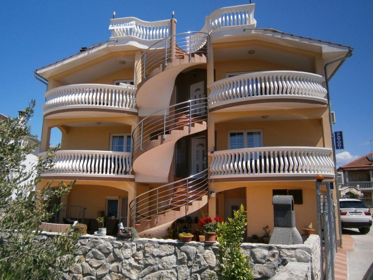 Apartments With A Parking Space Vodice - 13973 外观 照片